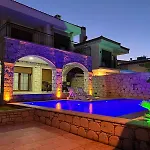 Villa Reisdere Kiralik Havuzlu *