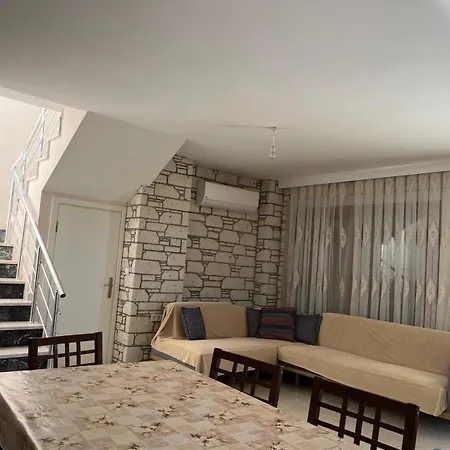 Reisdere Kiralik Havuzlu Villa *