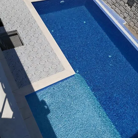 Reisdere Kiralik Havuzlu Willa *