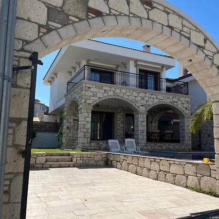 Reisdere Kiralik Havuzlu Willa *