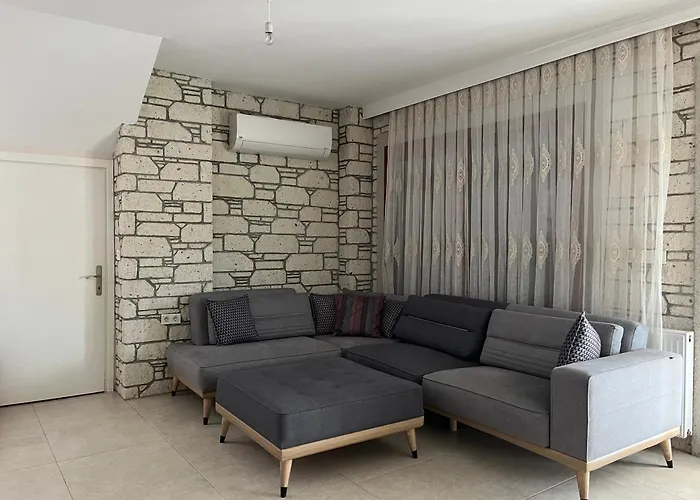 Reisdere Kiralik Havuzlu فيلة Çeşme