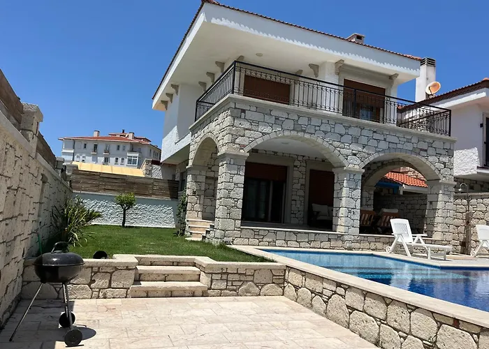 Reisdere Kiralik Havuzlu فيلة *